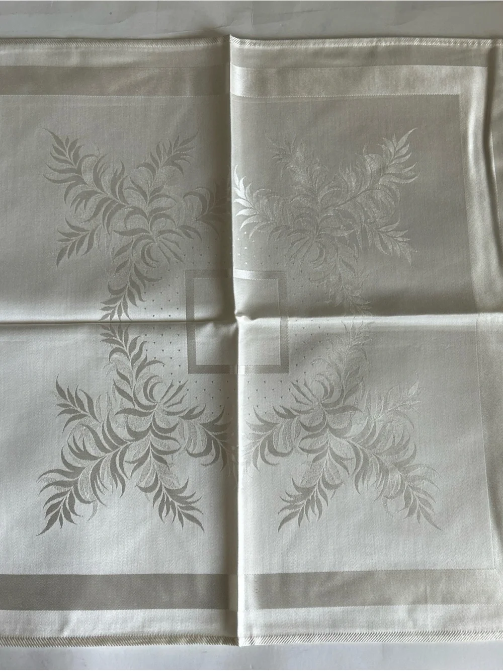 Vintage Cream Floral Damask Napkin Set of 5 Unbranded
